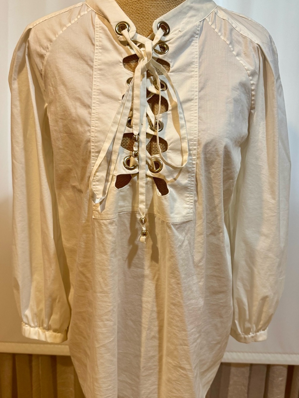Gucci White Lace-Up Front Tunic Top, very stylish, size S/M